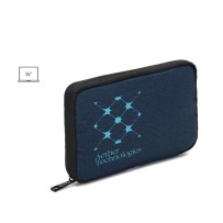 Newcastle BAG. Torba organizacyjna z poliestru z recyklingu o wysokiej gęstości 600D z przestronną komorą główną na akces