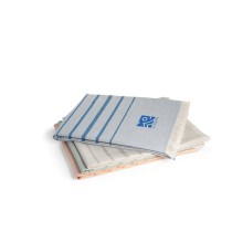 CAPLAN. Wielofunkcyjny ręcznik (260 g/m²) wykonany z lekkiej i wytrzymałej bawełny (90%) oraz bawełny z recyklingu (10%)